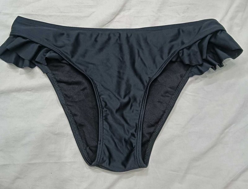 Black Ruffle 🪔Bikini Bottom