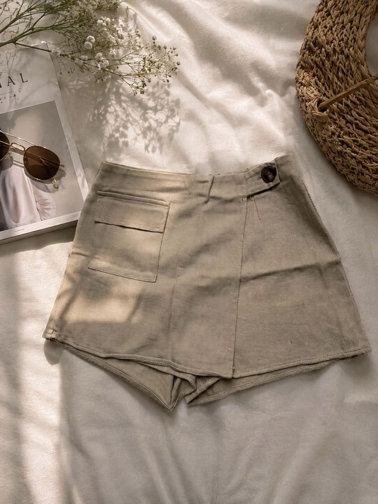 Classic Khaki Cargo Shorts