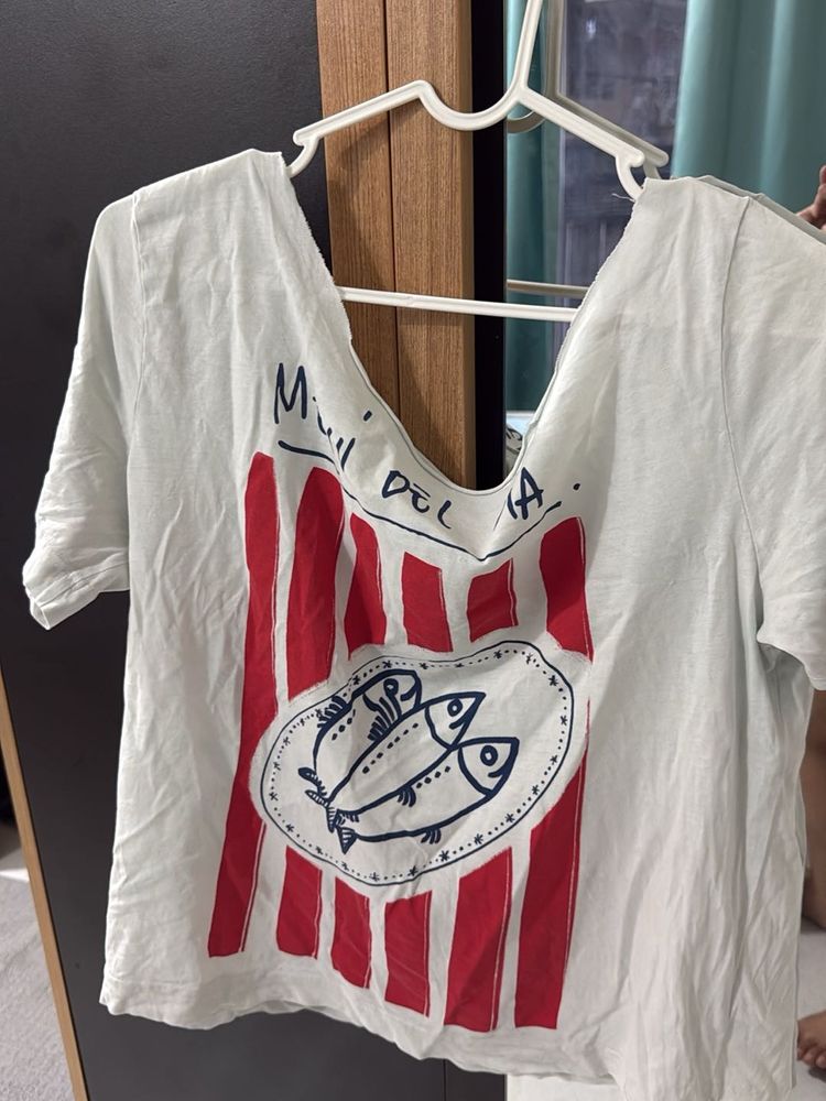 H&amp;M's Off-shoulder Graphic T-Shirt