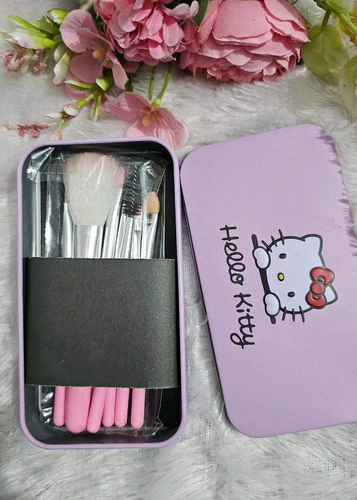 HELLO Kitty Makeup Brushes