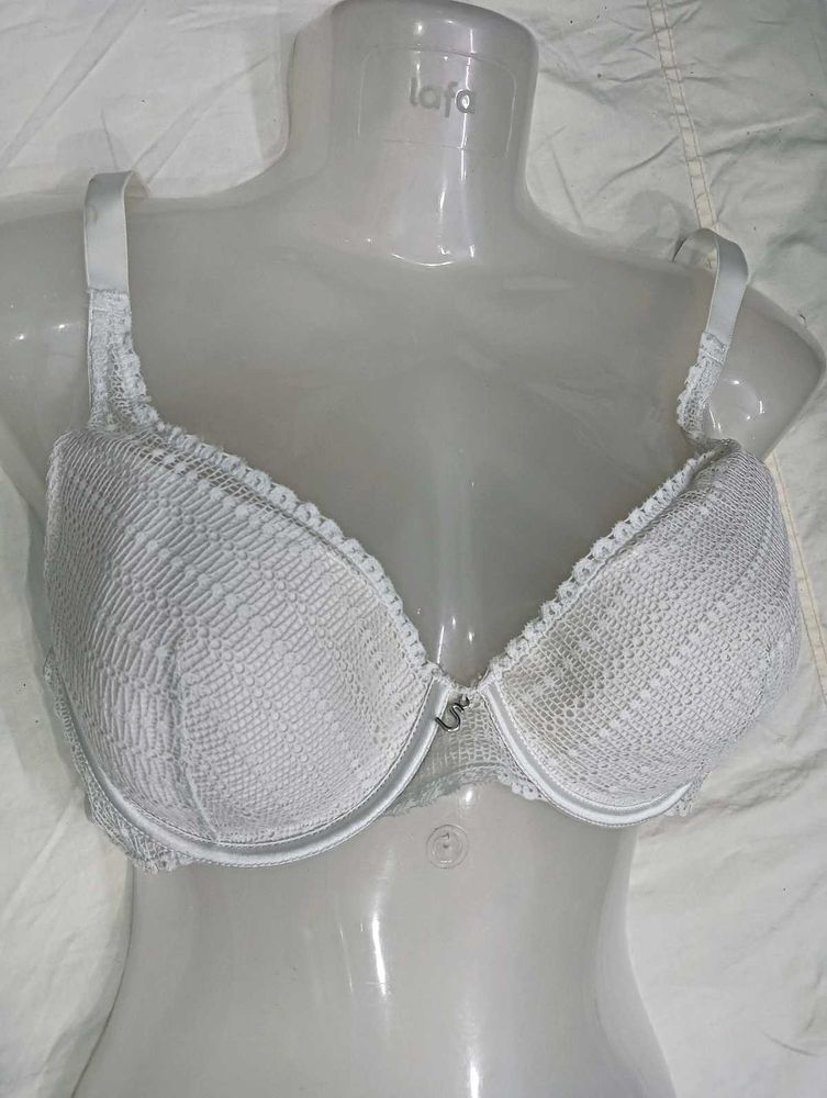 White Lace 💚Padded Bra