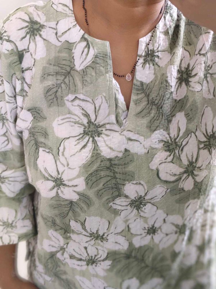 Green Floral Print top