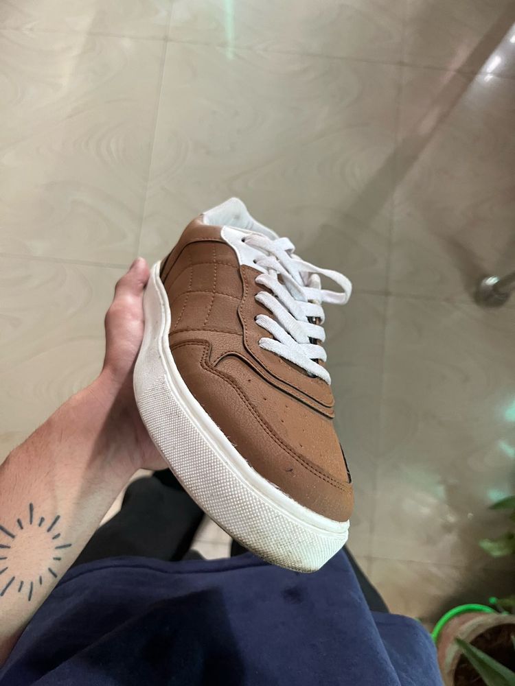Stylish Brown Sneakers for Men