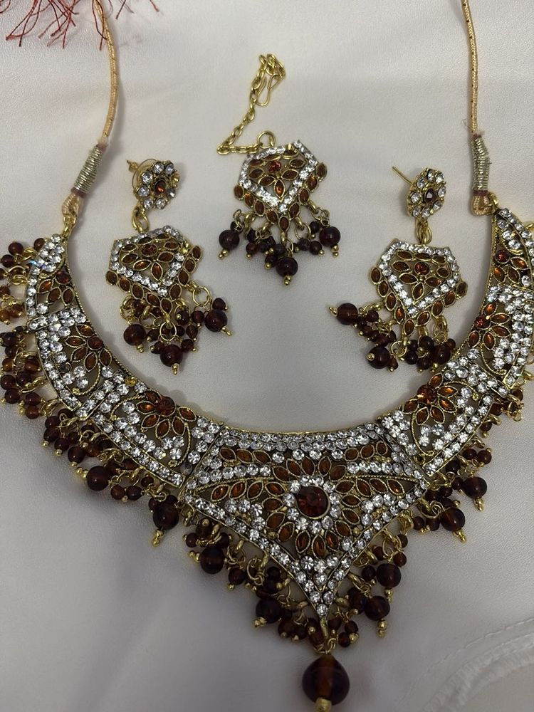 Elegant Indian Jewelry Set