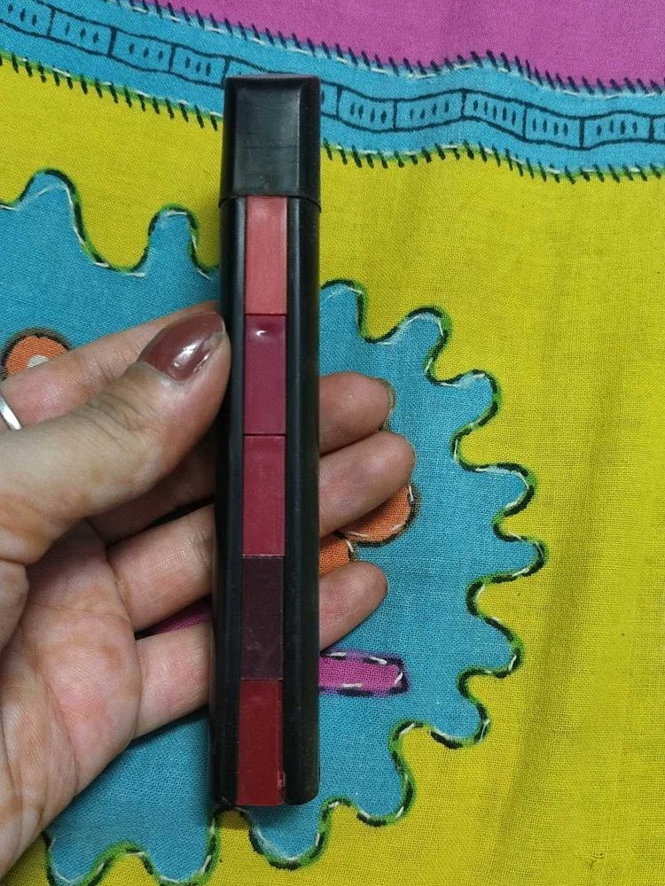 Multi-Shade Lipstick Palette