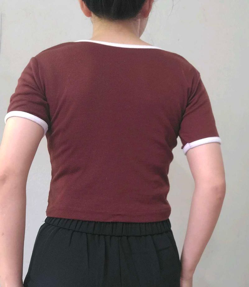 Ribbed Knit Cropped Tee