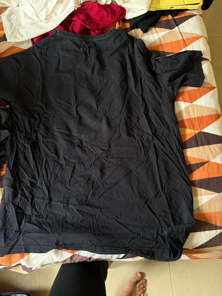 Black T-Shirt combo sale there