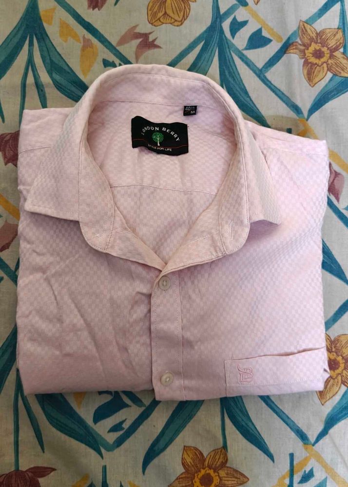 London Berry Men's Pink Textured Shirt