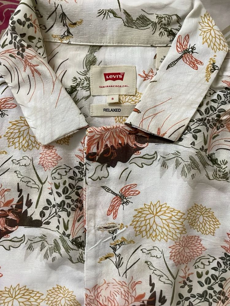 Levi's Men's Relaxed Fit Floral Shirt ‘s’