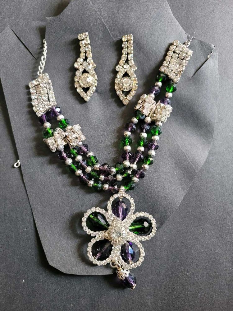 Stunning Beaded Necklace &amp; Earring Set