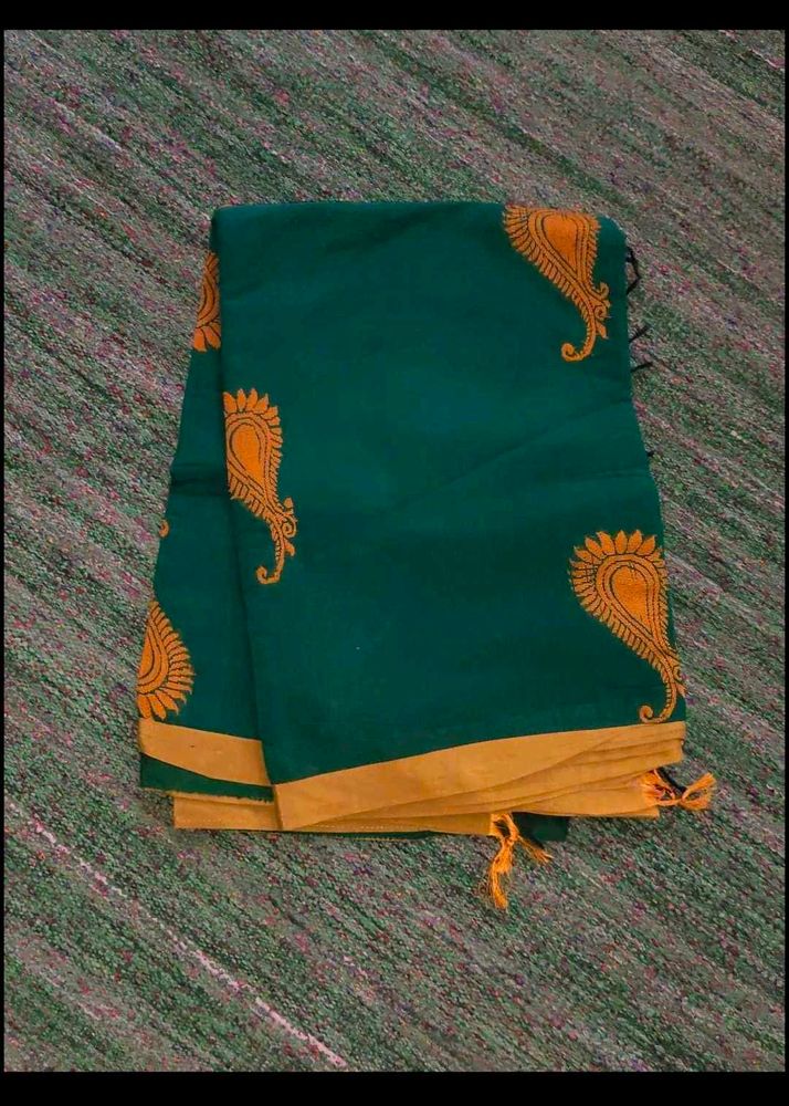 Elegant Green Saree (Women's)