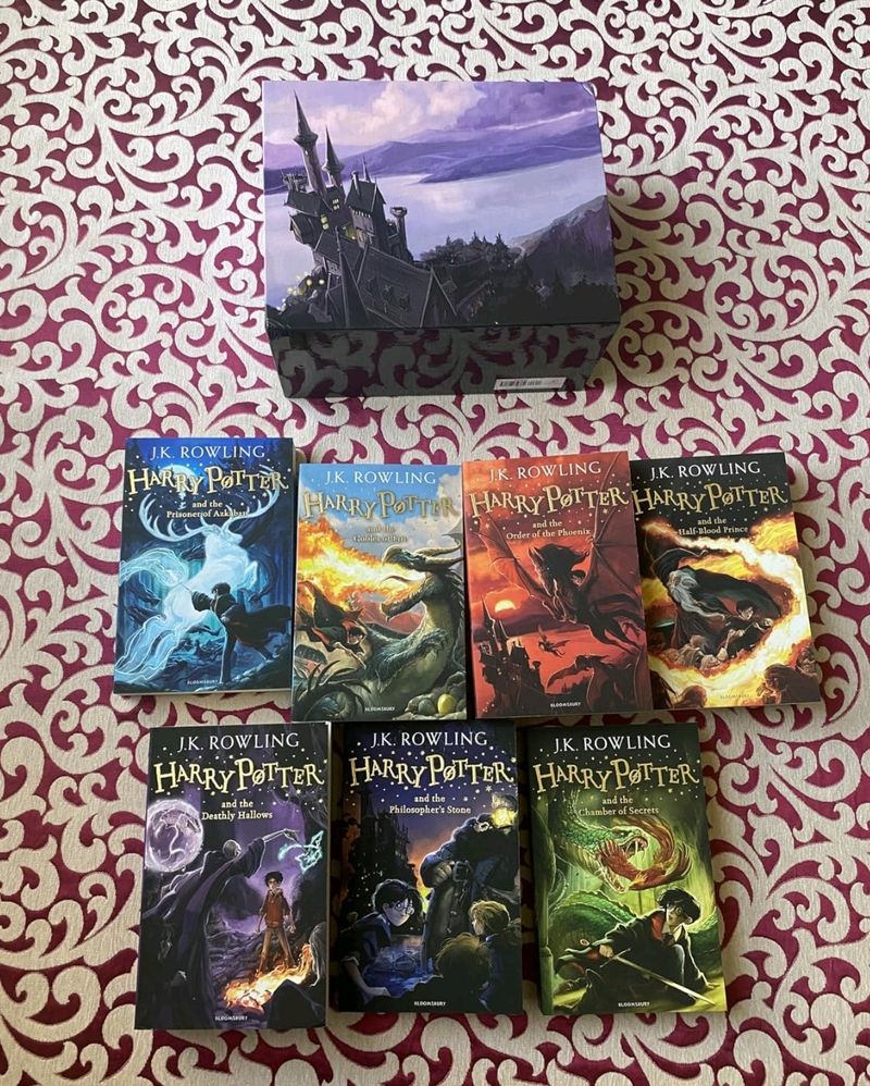 SALE: Harry Potter 7 Piece Bookset (Brand New)
