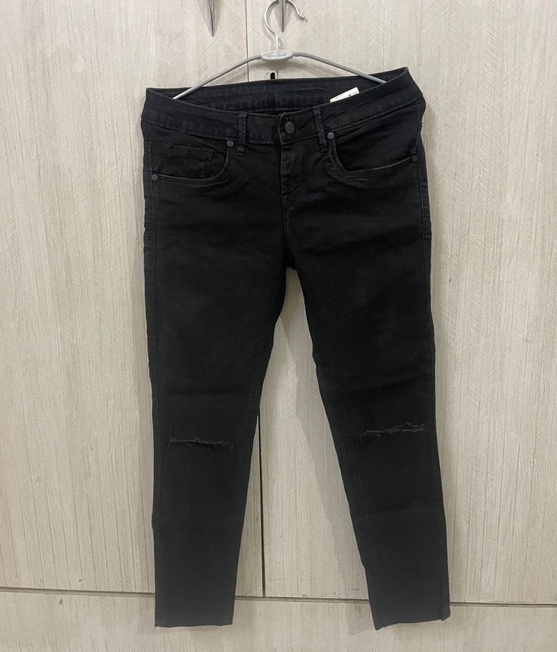 Black Distressed Jeans