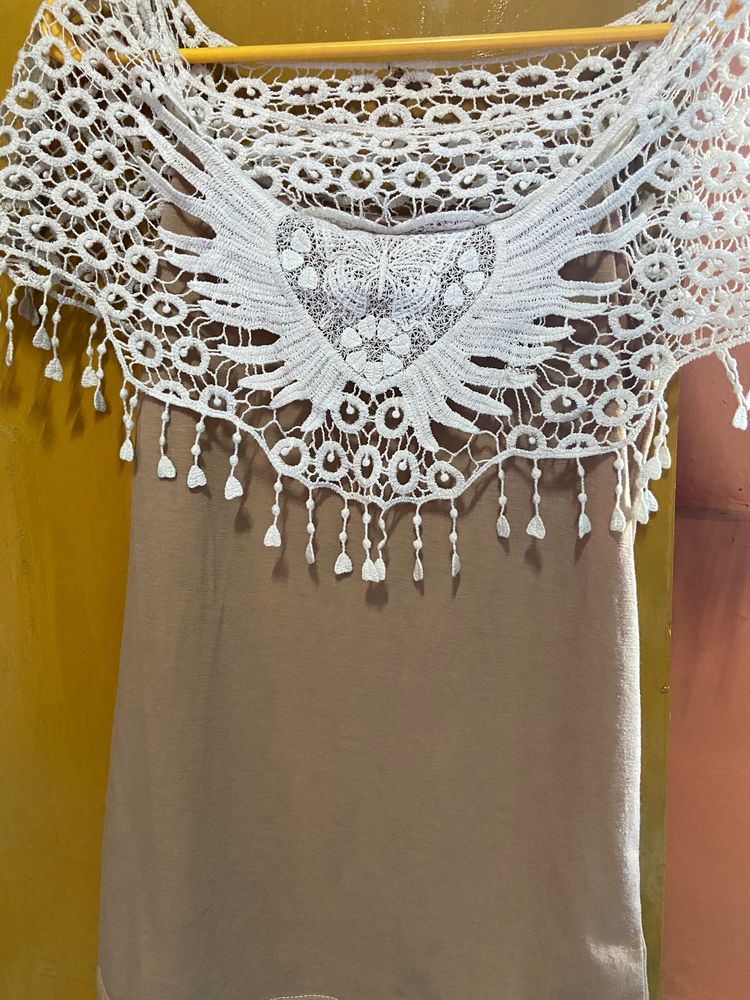 Sleeveles/ Offshoulder Top With Beautiful Neck Design, Color - Peach