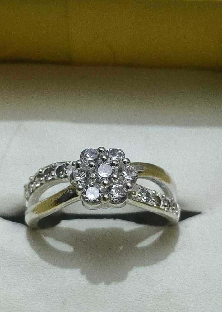 Sparkling Flower Design Ring pure silver