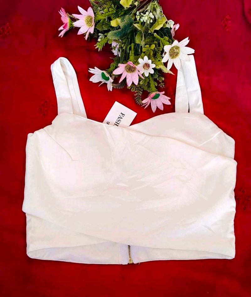 Chic White Cropped Top