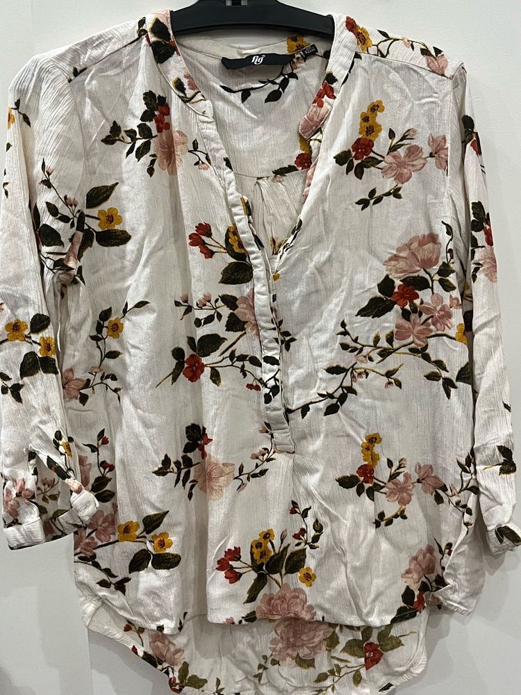 Floral Print V-Neck Blouse
