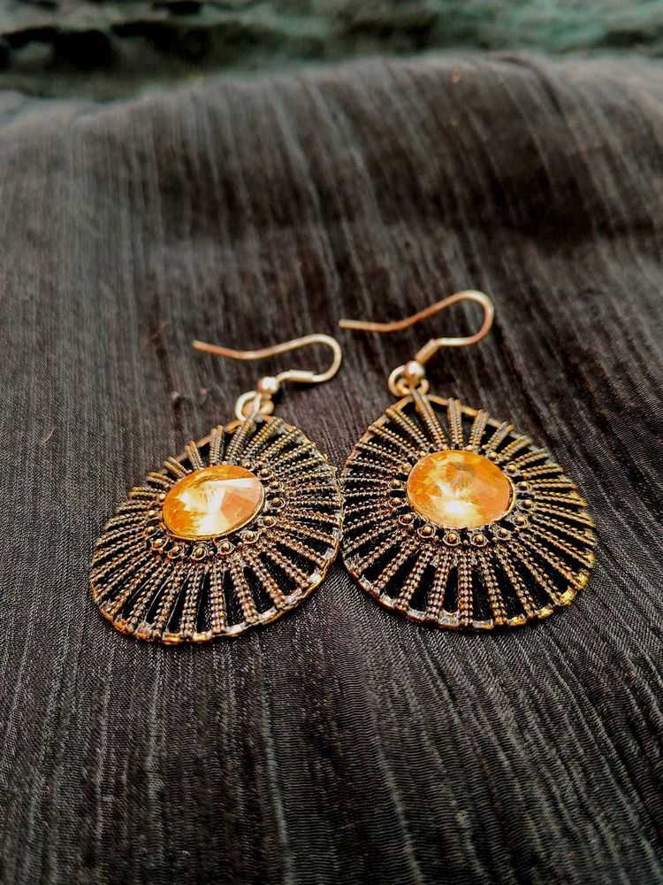 Vintage Style Drop Earrings/Rare Find