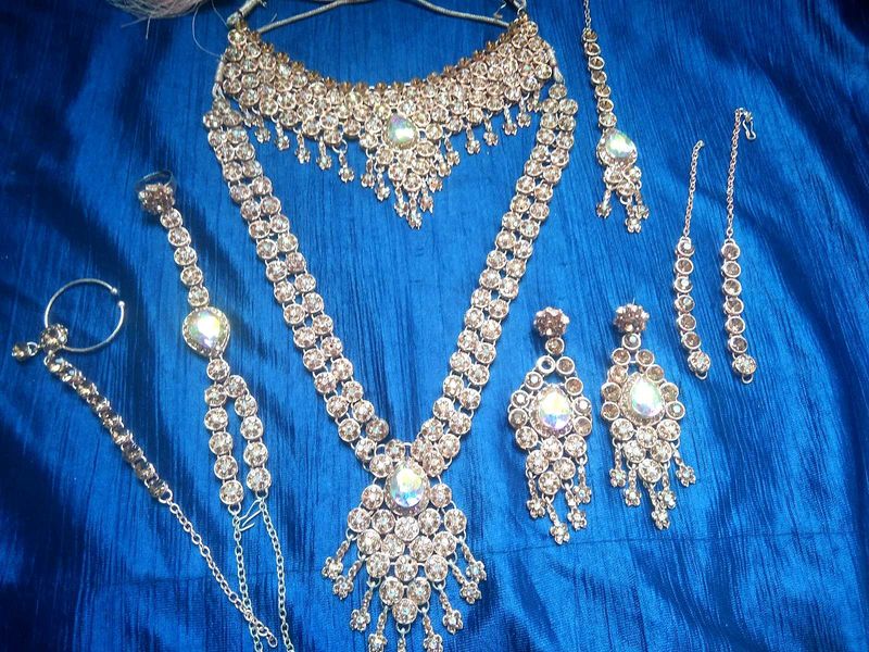Exquisite Indian Jewelry Set