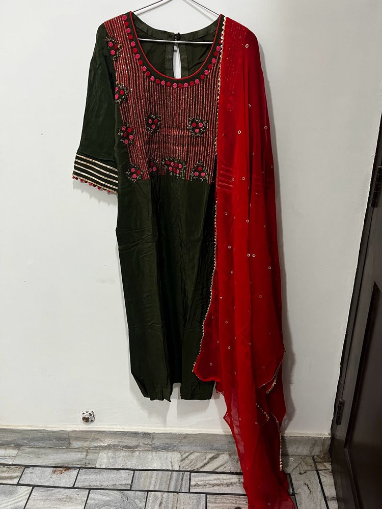 Elegant Green &amp; Red Kameez Dupata