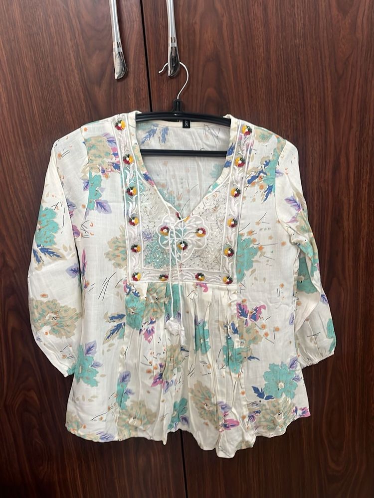 Flowy Floral Print Kurta with Tassels - M size