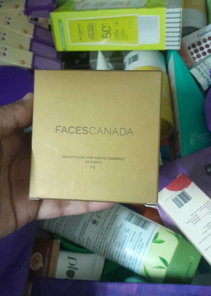 Faces Canada Compact