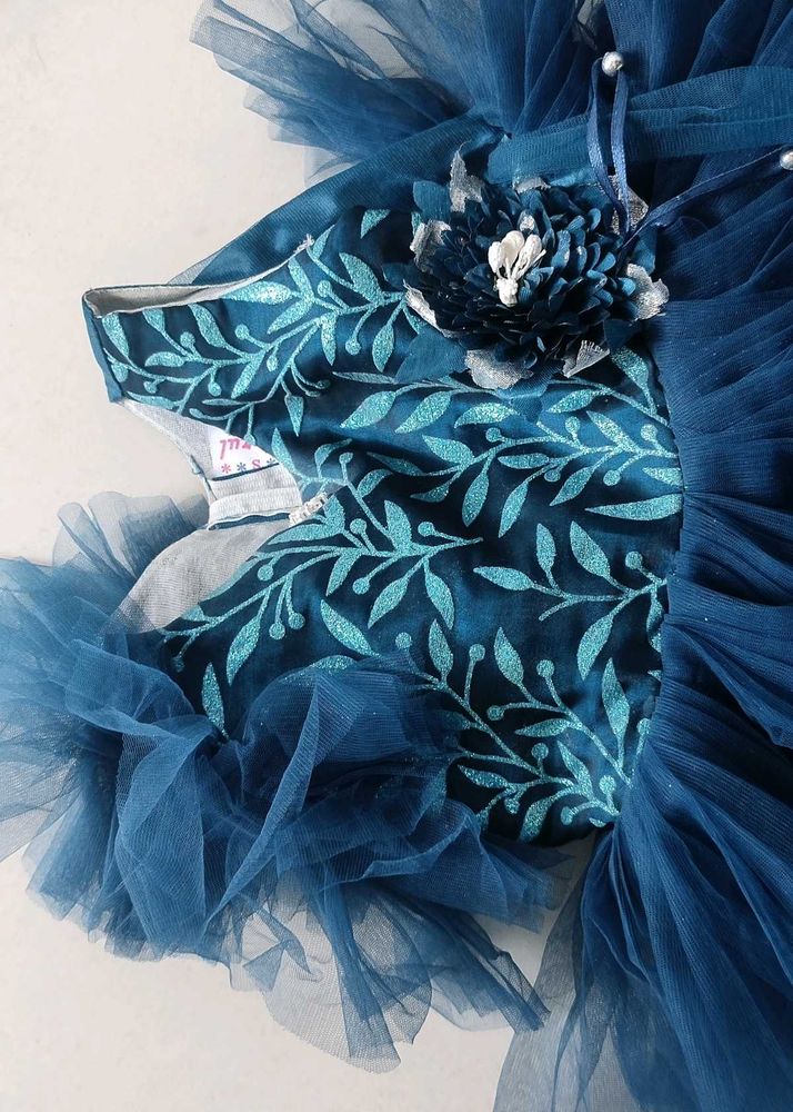 Elegant Teal Lehenga Choli with Floral Detail