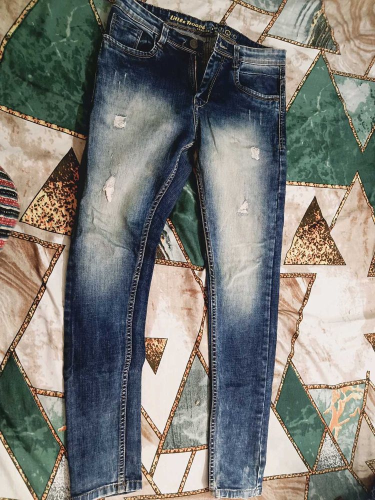 Stylish Distressed Blue Denim Jeans