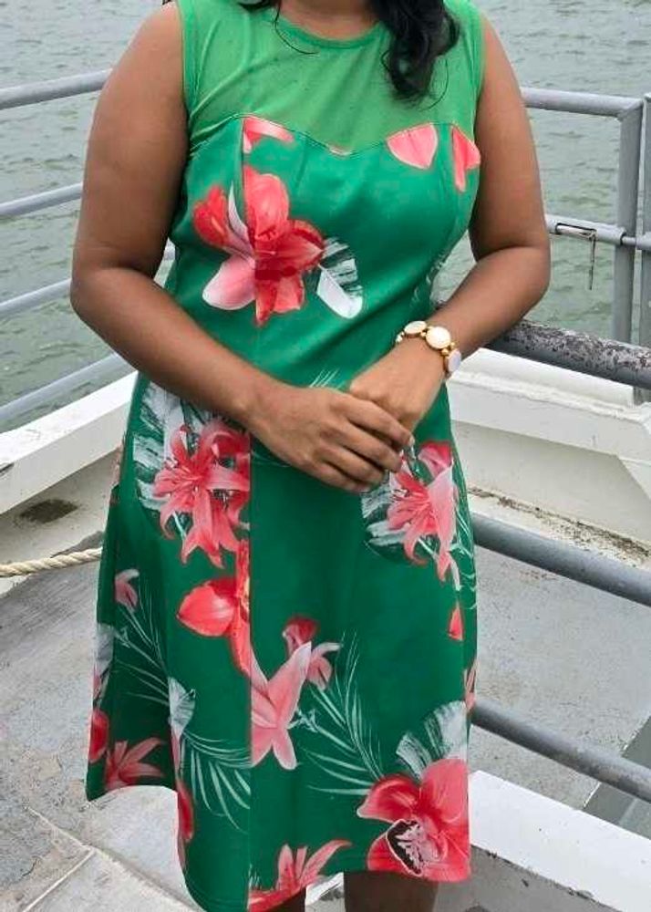 Chic Green Floral Sleeveless Dress