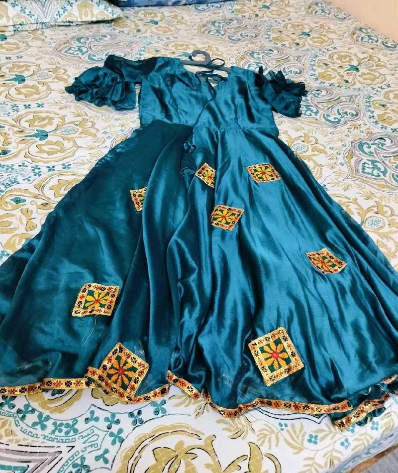 1 hr used Beautiful Teal Ethnic Gown