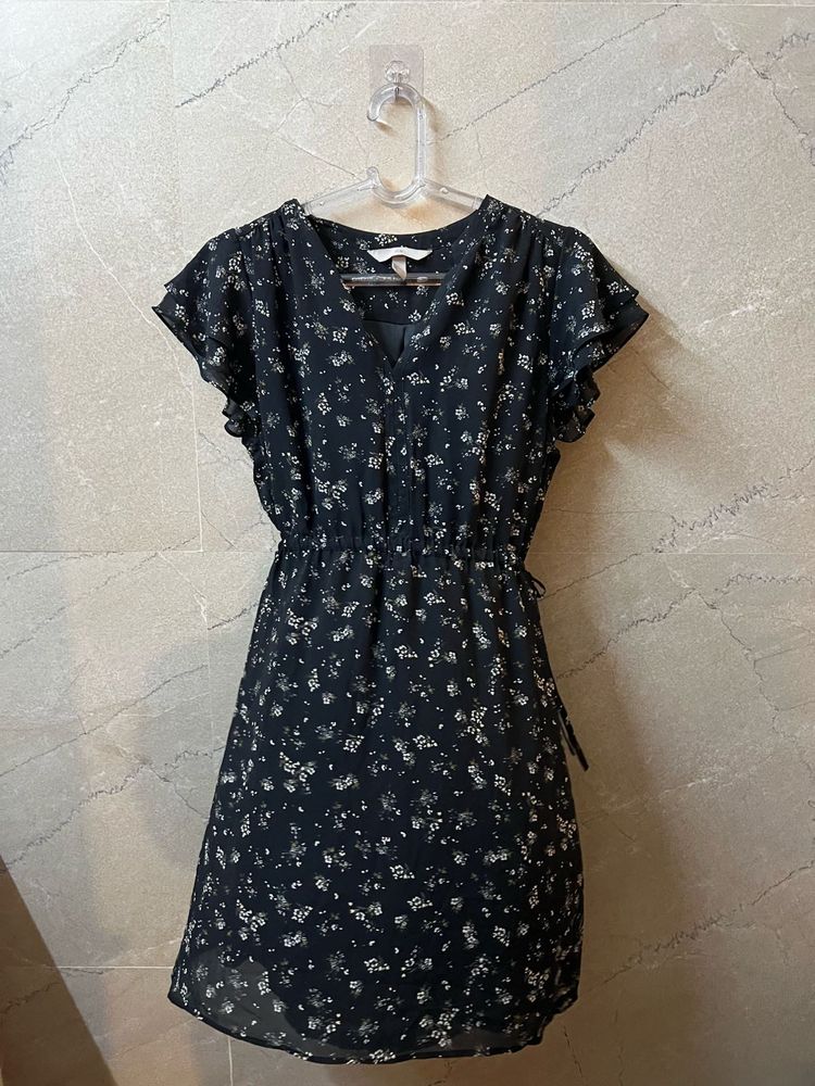 H&amp;M Chic Floral Print Mini Dress