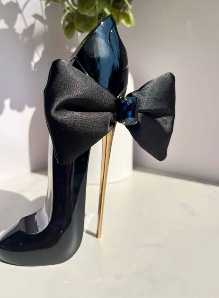 Carolina Herrera Bowtastic Perfume