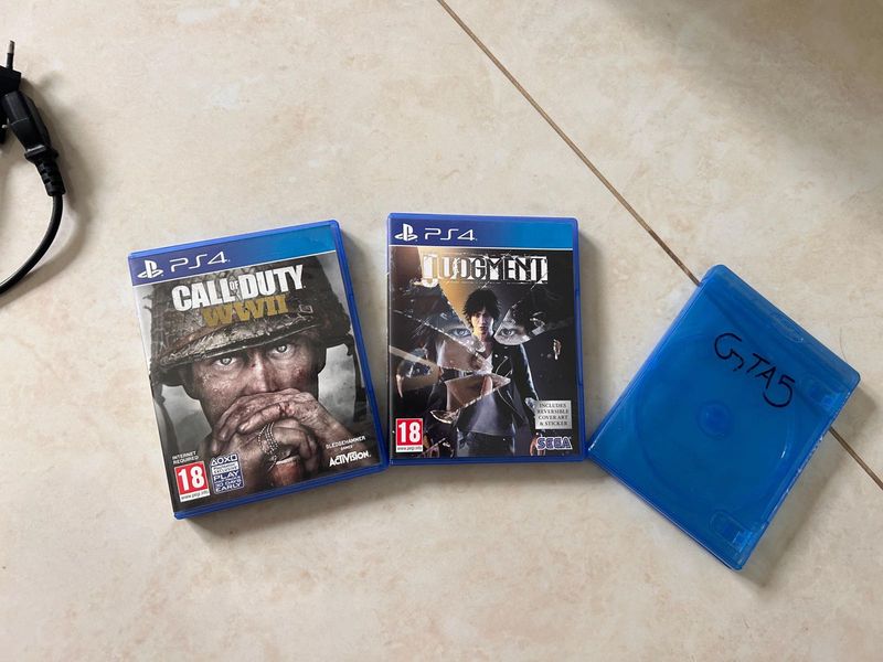 Sony PS4 pro 1 TB with Games: Call of Duty, Judgme