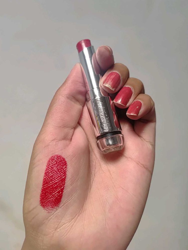 Me-On Vibrant Red Lipstick