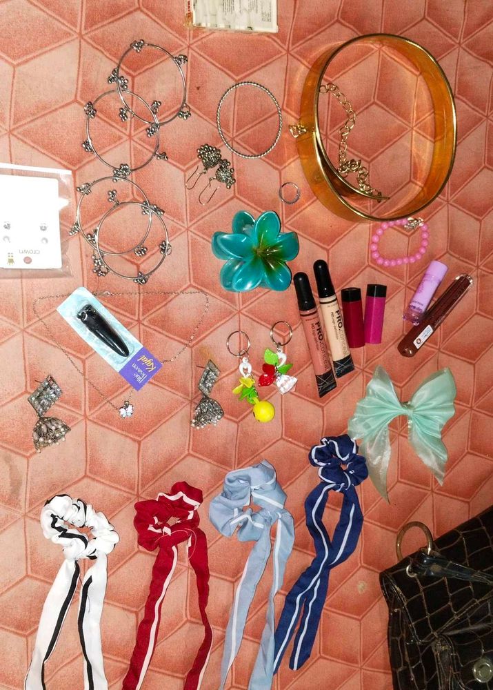 25 product ,Assorted Women's Acces