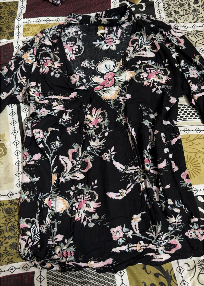 Flowy Black Floral Print V-Neck Top