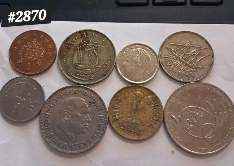 Collection of 8 vintage coins