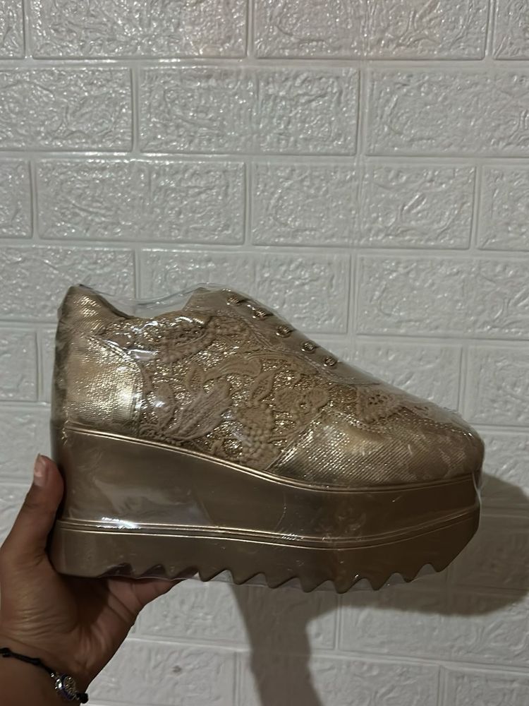 Bridal or party wear shoes