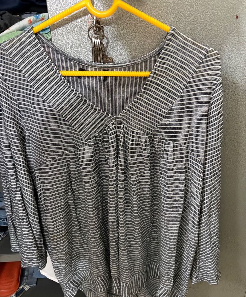 Striped V-Neck Long Sleeve Top