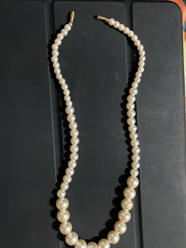 pearl necklace