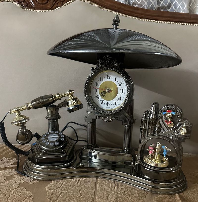 Vintage Rotary Phone &amp; Clock Decor