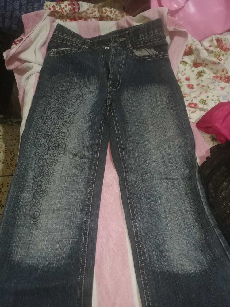 Shaded Jeans with Hand Fabric Paint