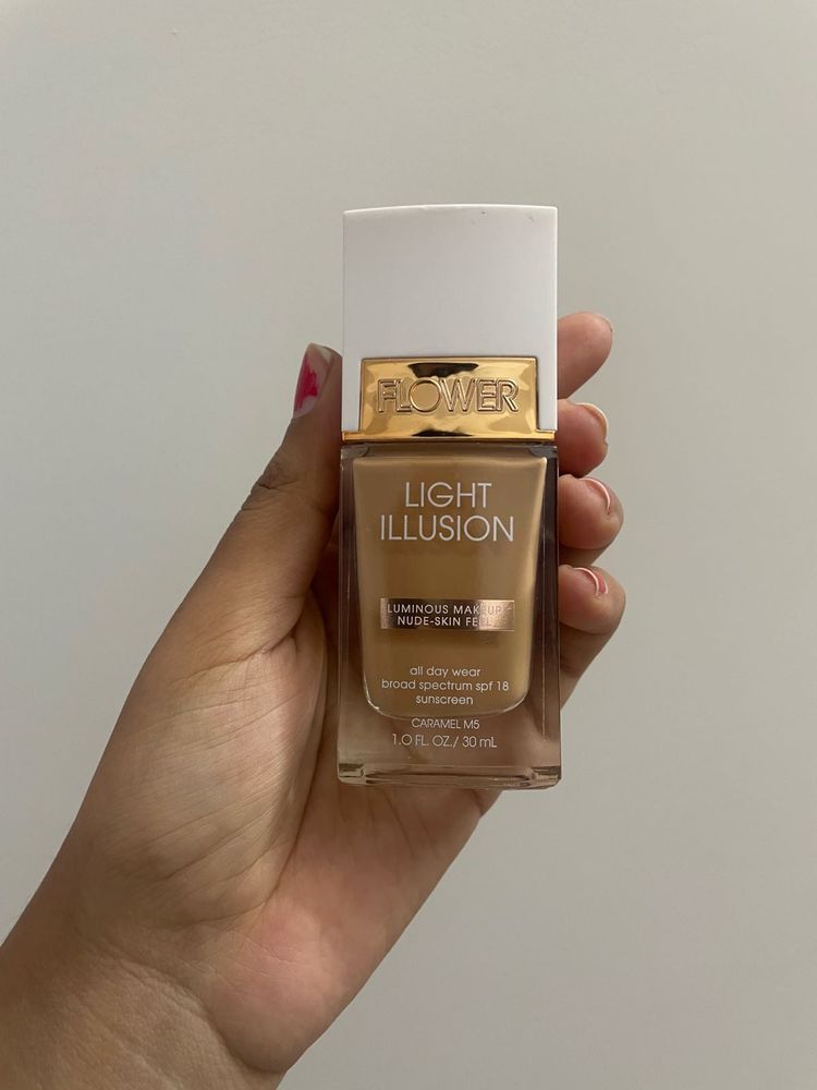 Flower Light Illusion Foundation