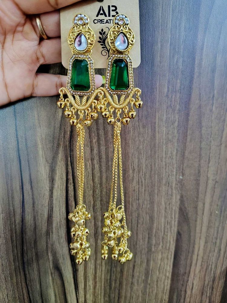 Elegant Emerald &amp; Gold Dangle kashmiri Earrings