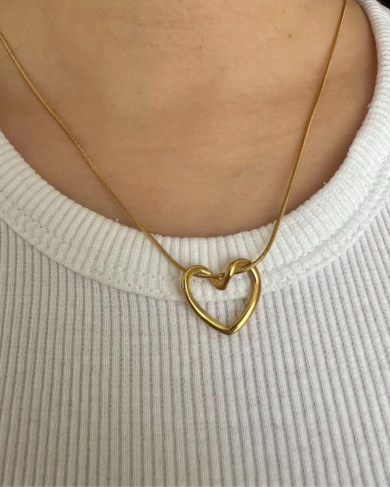 Gold Heart Pendant Necklace anti-tarnish