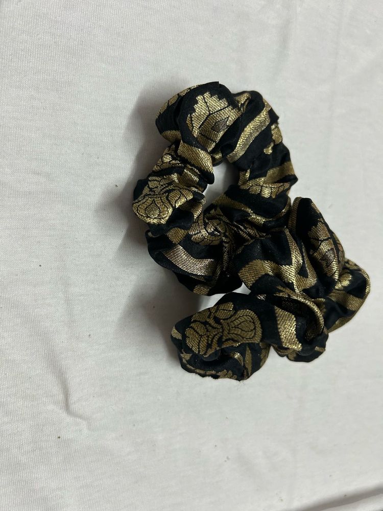 Elegant Black &amp; Gold Scrunchie