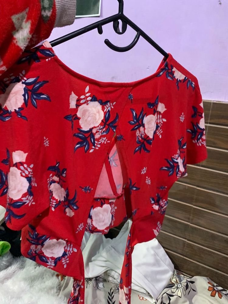 Chic Red Floral Tie-Front Crop Top