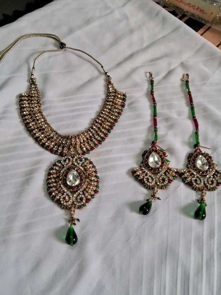 Exquisite Kundan Necklace &amp; Earring Set