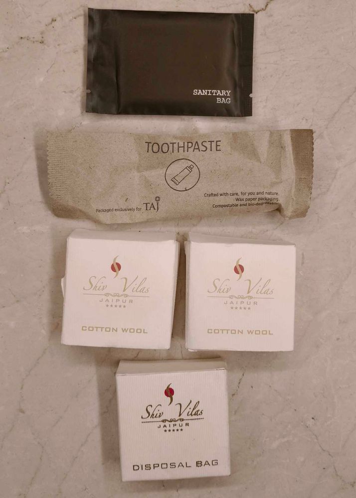 Hotel Travel Amenities Kit