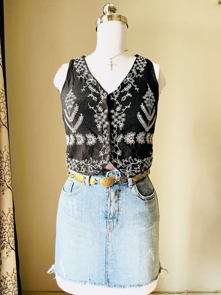 black embroidery vest top